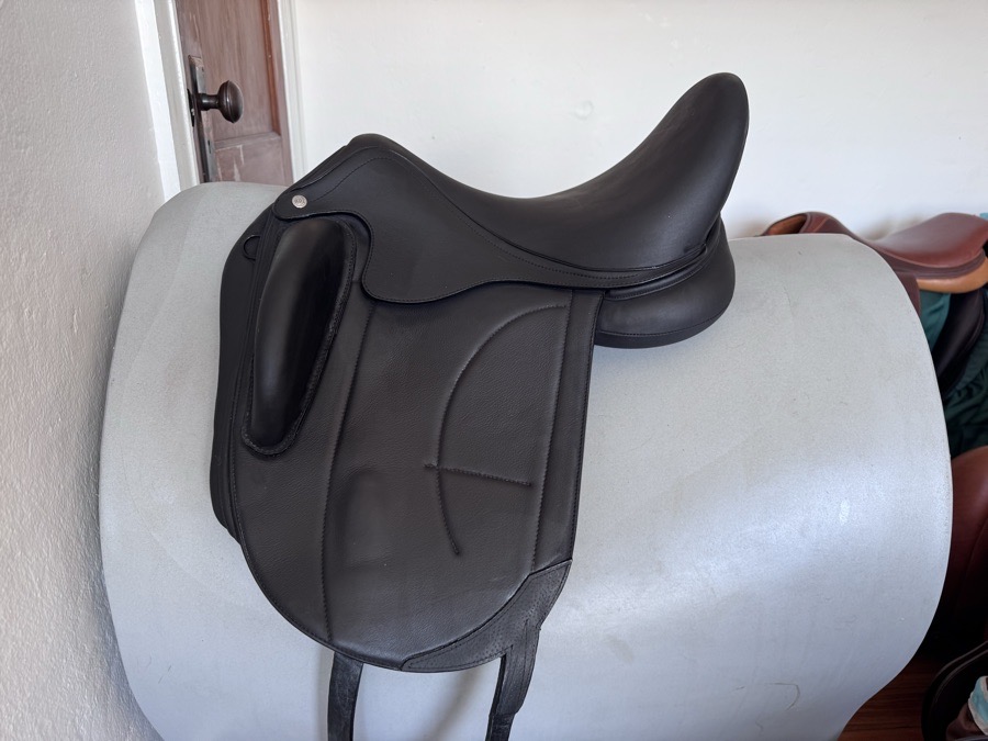 17” Arion 4D Dressage Saddle - 2023 - 1CH - Full Buffalo - BRAND NEW!