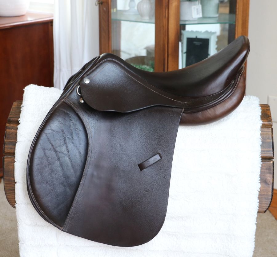 17.5" M Dover Saddlery (Circuit) Saddle