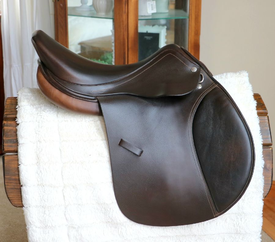 17.5" M Dover Saddlery (Circuit) Saddle
