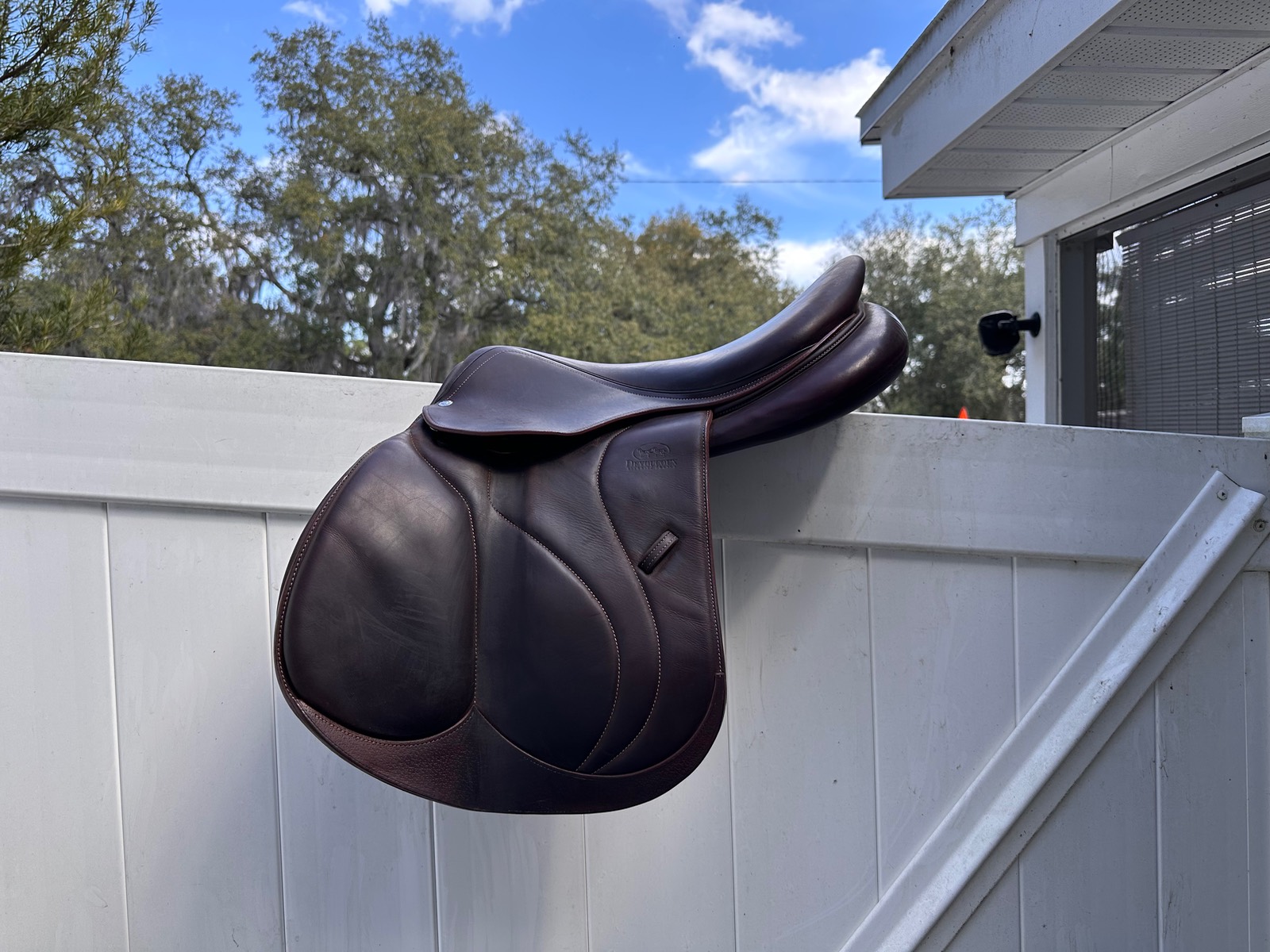 17.5" Devoucoux Biarritz O Saddle Full Buffalo 2021 2AB Flaps D3D 4.75 dot to do