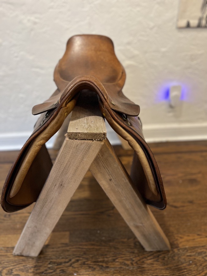 Crosby 17" English Saddle 