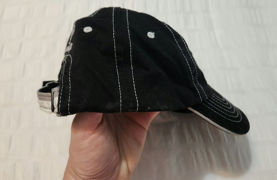 ARIAT black and white hat OS