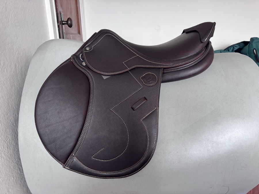BNWT 17.5” 2025 Antares Signature Saddle - 3A - A01 - Full Calf