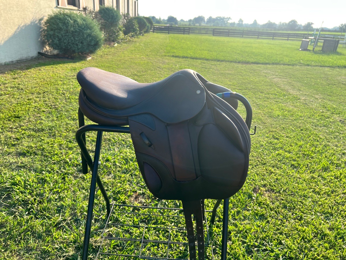 CWD jump saddle