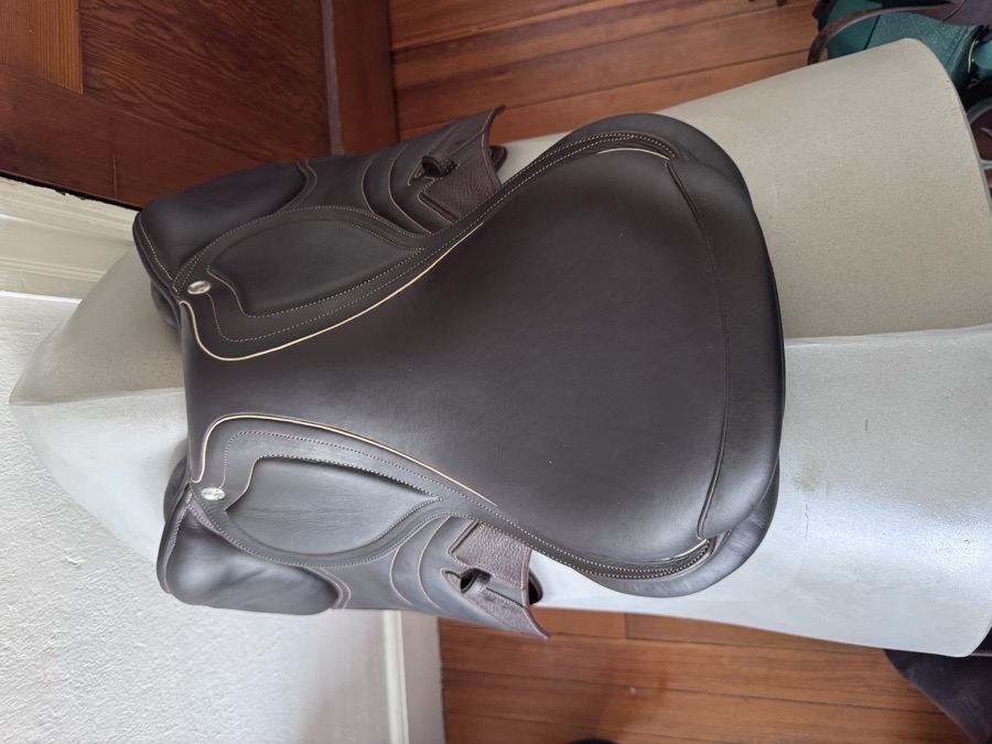 17” CWD Mademoiselle 2Gs Saddle - 2C - Full Buffalo - LIKE NEW!