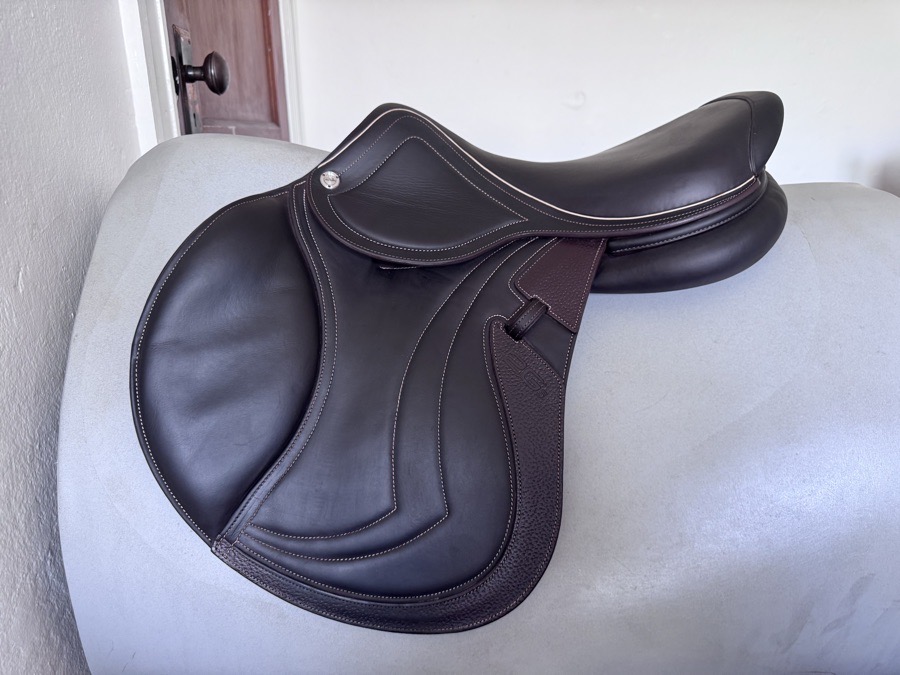 17” CWD Mademoiselle 2Gs Saddle - 2C - Full Buffalo - LIKE NEW! 