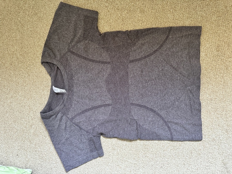 brand new seamless top 