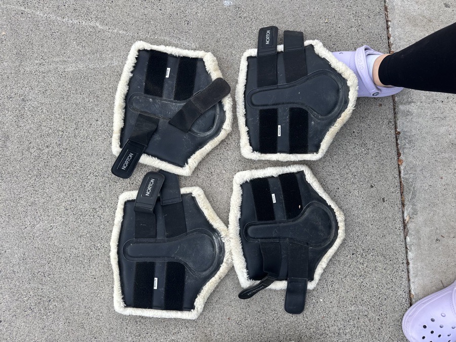 Norton Synthetic Sheepskin closed tendon boots