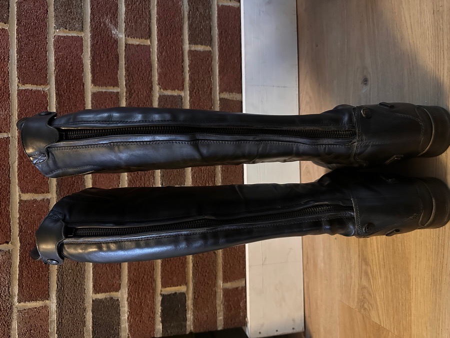 8.5 Ariat Monaco Field Zip Boot