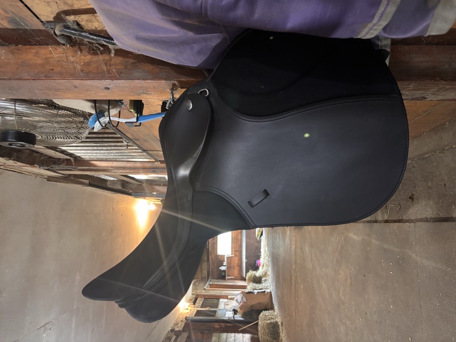 18in 2021 Thorowgood Adjustable AP Saddle