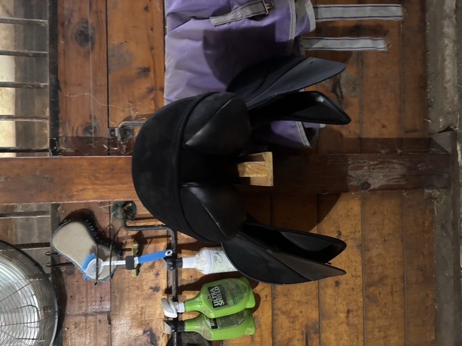 18in 2021 Thorowgood Adjustable AP Saddle