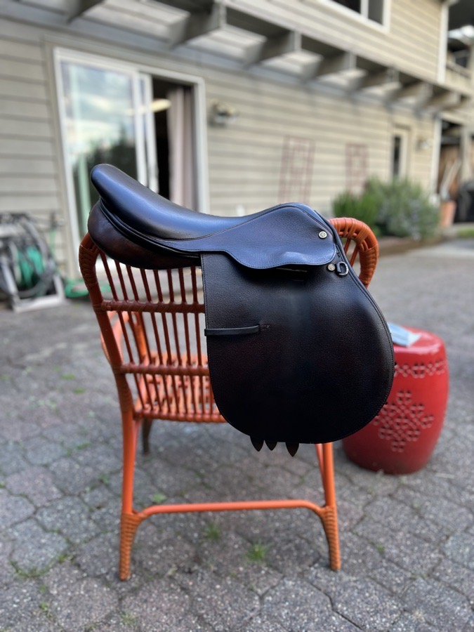Collegiate Jump Saddle