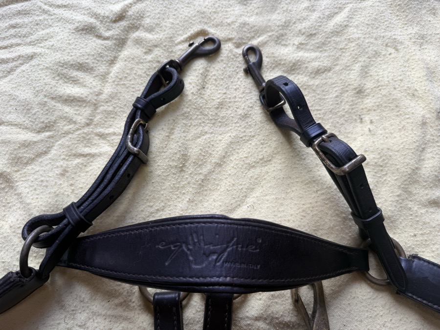 Equipe brown event 5 point breastplate