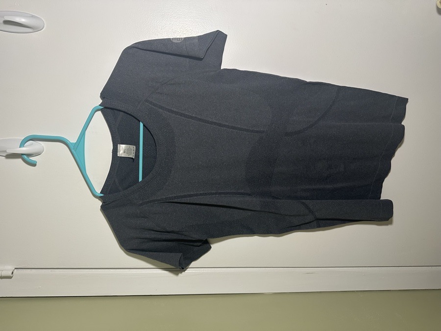 M/L TKEQ “Kennedy” seamless shirt