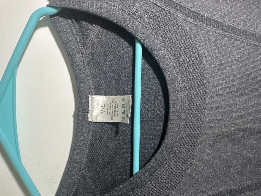 M/L TKEQ “Kennedy” seamless shirt