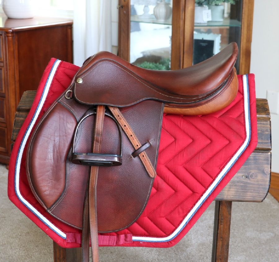 17.5" Wide? Ovation Ruiz Diaz Saddle W/ Leathers+Irons+Pad