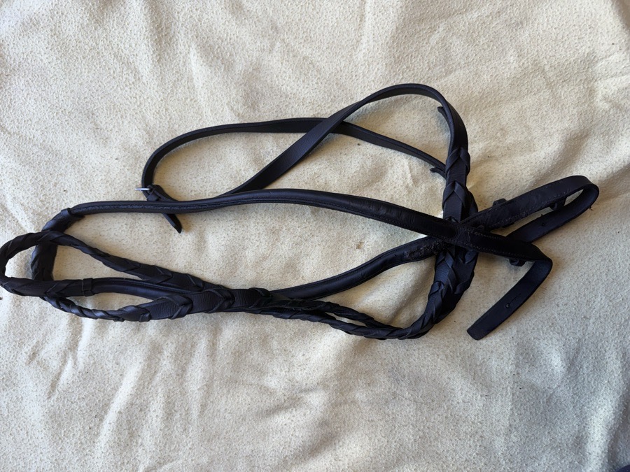 55” plain raise laced reins