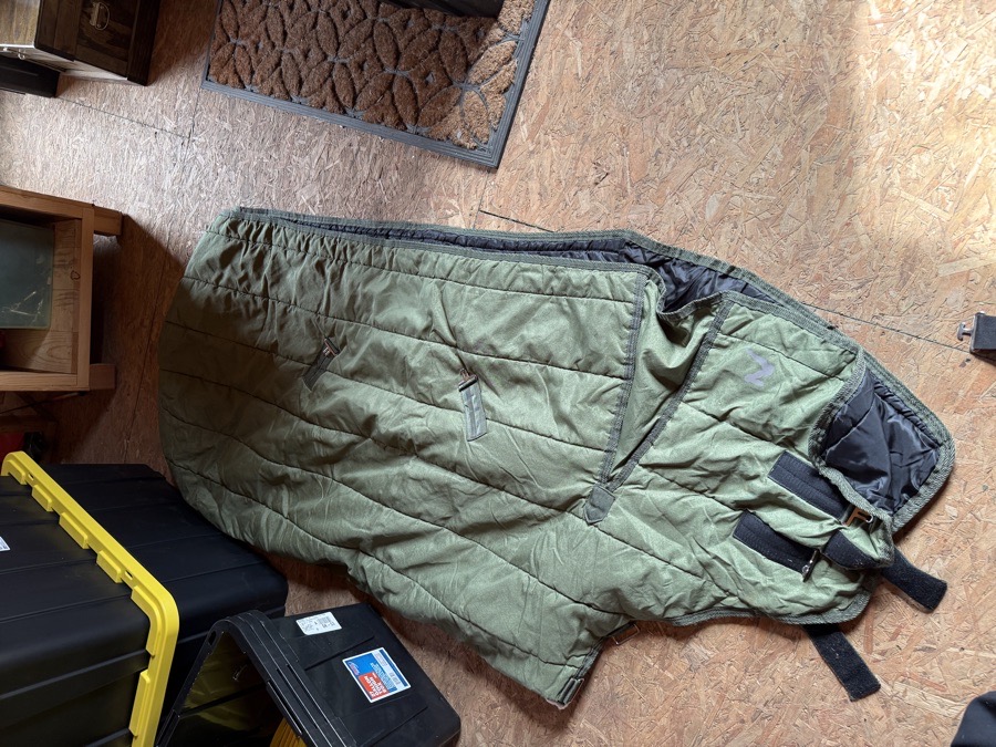 Horze medium stable blanket 