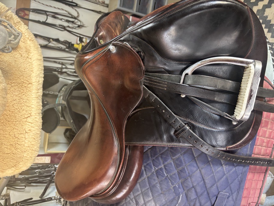 Devoucoux saddle 