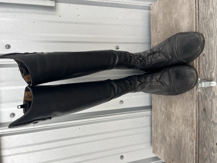 ARIAT Boots 8