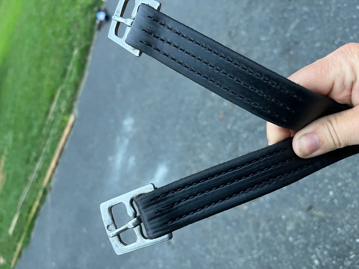 Nunn Finer 48” Black Leathers