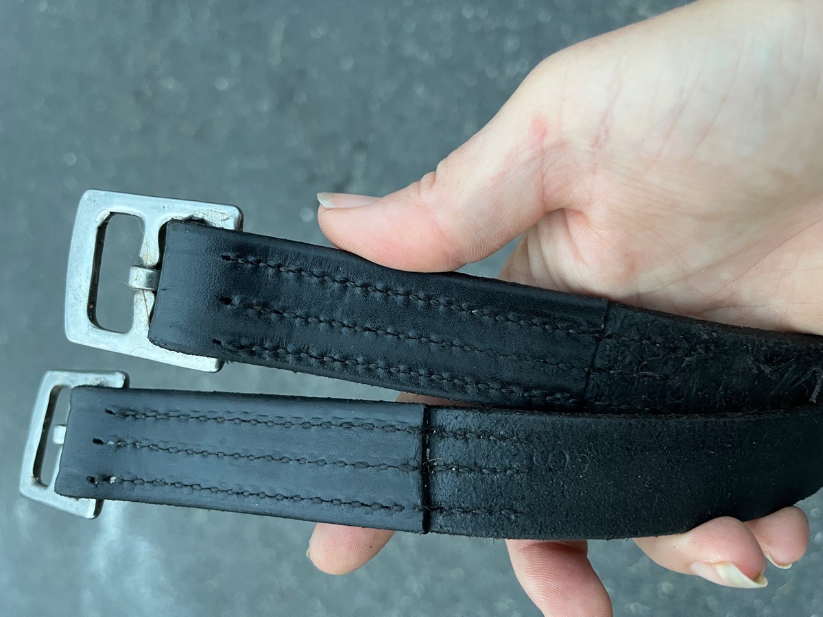 Nunn Finer 48” Black Leathers