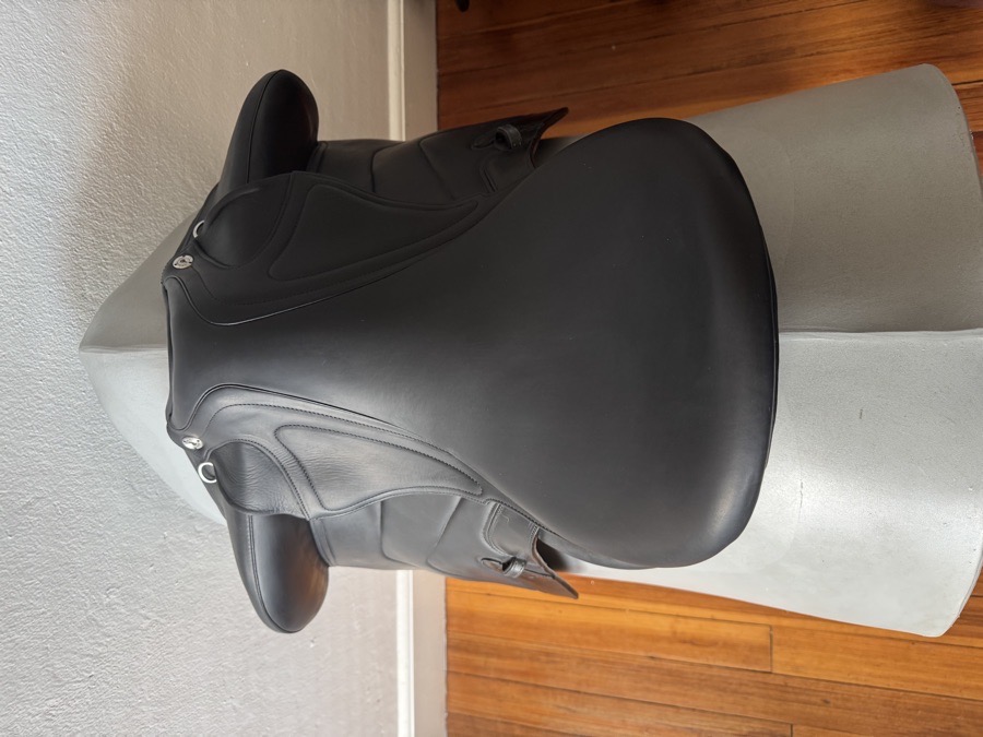 18.5” CWD SE37 PRO Dressage Saddle - 2021 - 3XLA - Full Buffalo