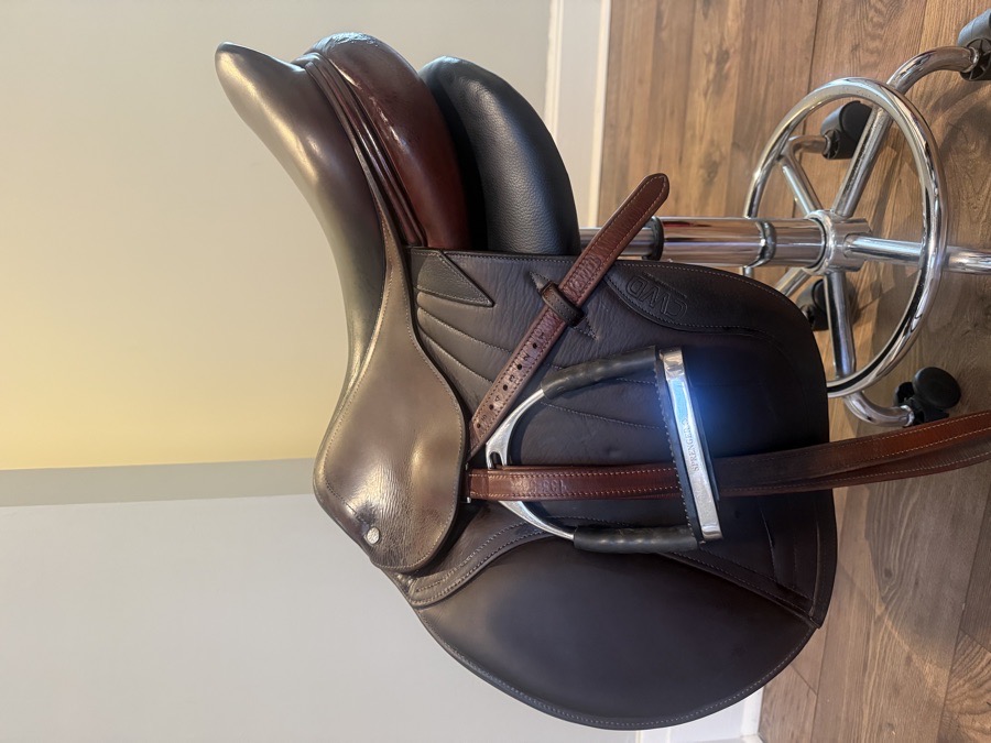 2010 17.5” CWD SE02 2L CALFSKIN SADDLE