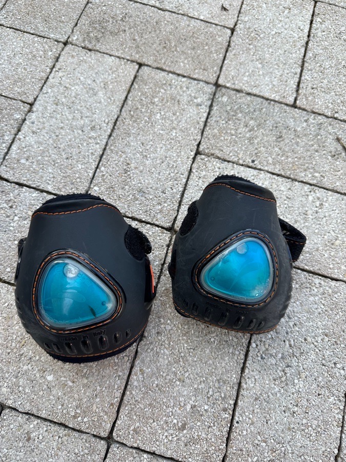 eQuick Performance Boots “eUP Mini” Single Velcro Strap - Size Medium