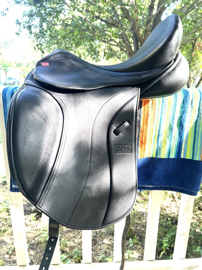 GFS Monarch 17.5” Dressage Saddle with 5 Gullet Plates Included