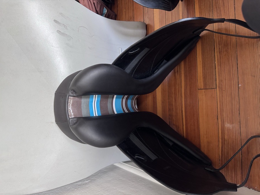 16.5” Voltaire Adelaide Dressage Saddle - Buffalo - NEVER RIDDEN IN!