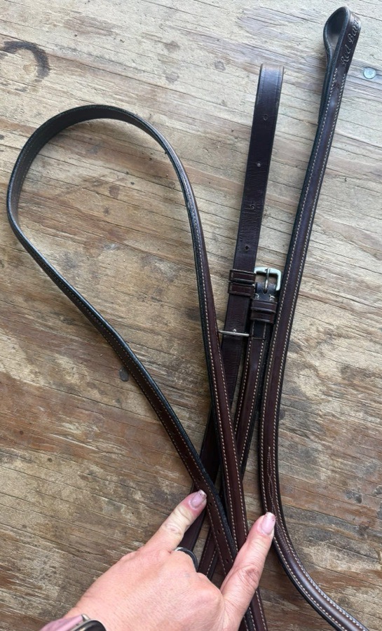 Red Barn cob standing martingale