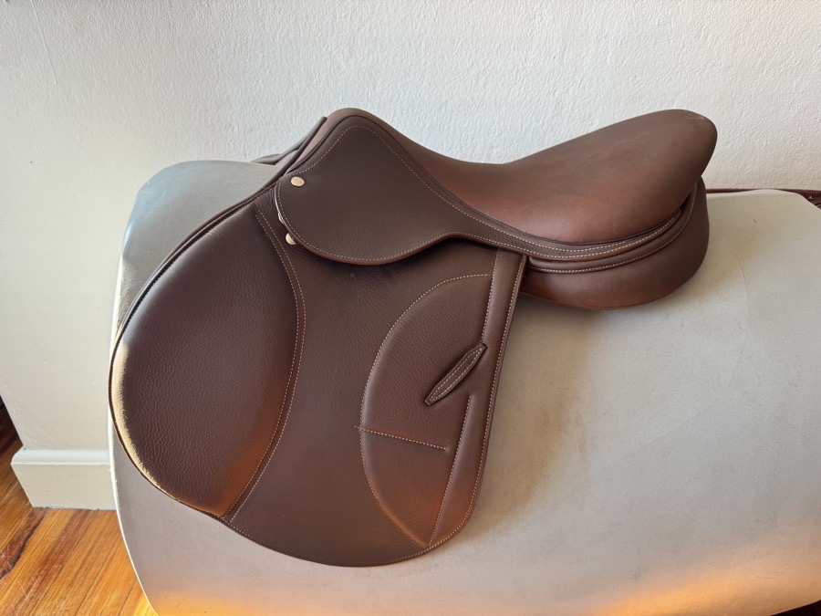 17” 2023 Arion J2 Saddle - Q2 - Full Buffalo - Shoulder Freedom Panels - NEW