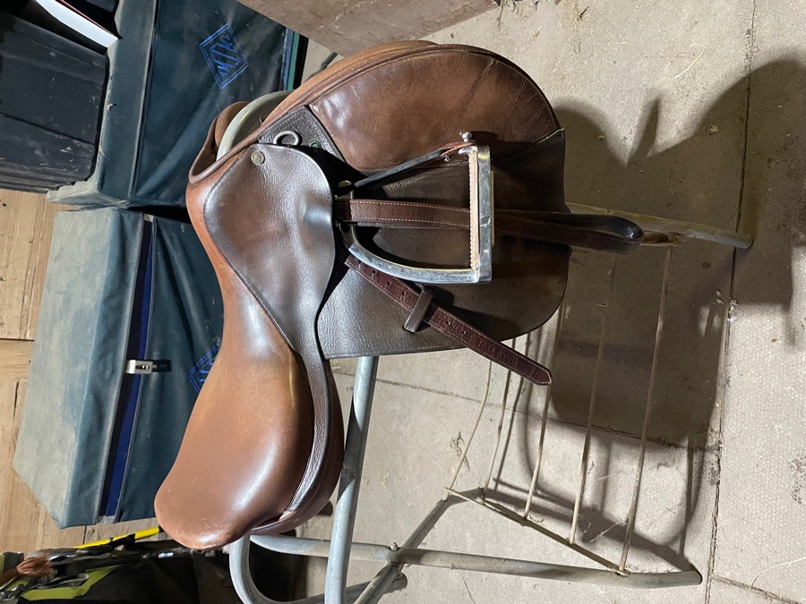 17” Beval Natural Saddle