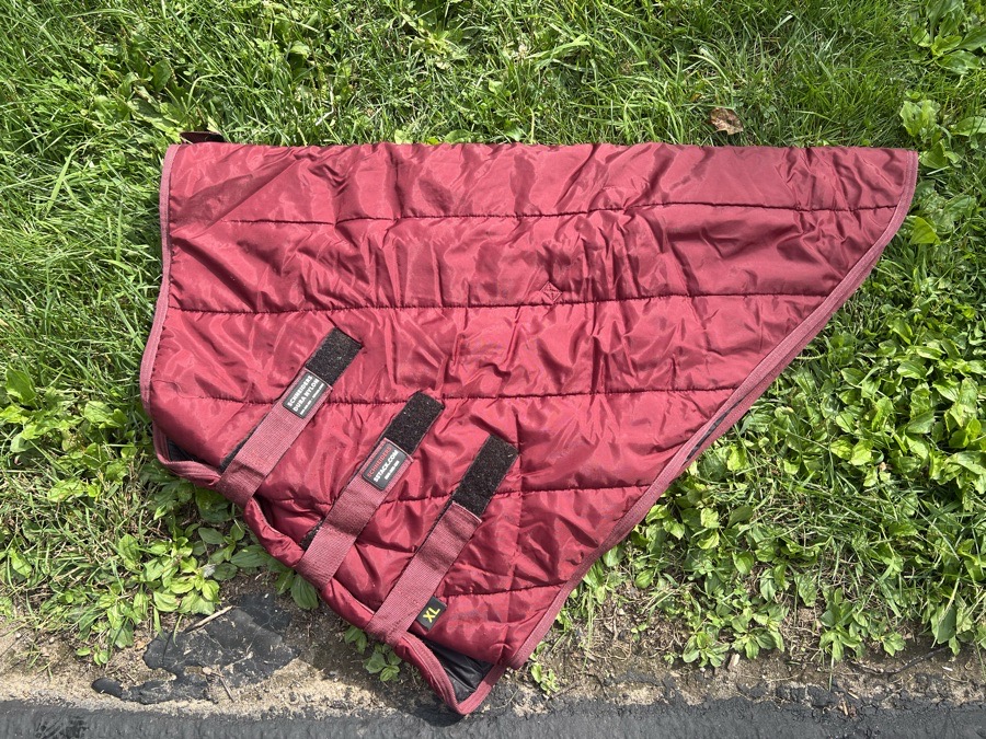 SCHNEIDER'S SADDLERY XL stable blanket neck