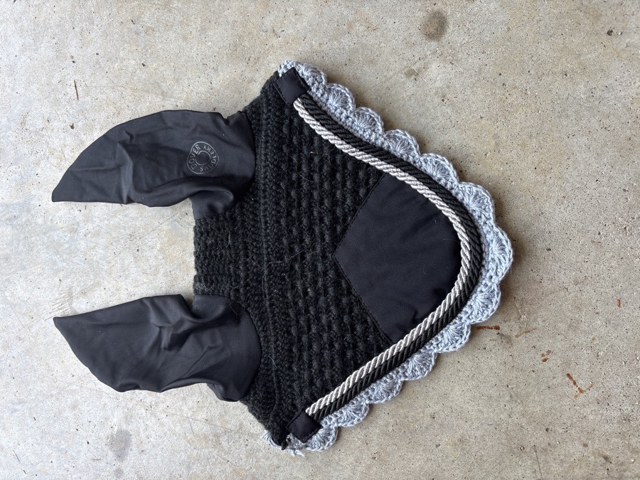 riders international crochet ear bonnet