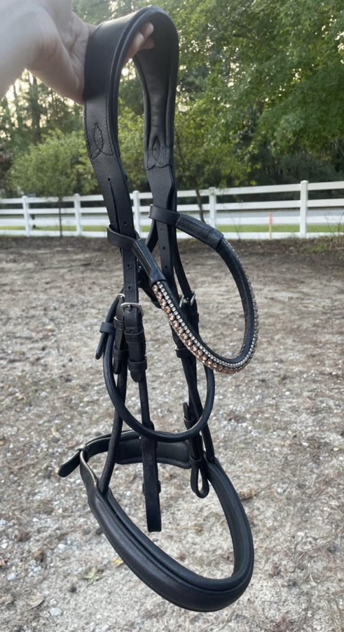 'MADELINE' ROLLEDLEATHER BRIDLE (CAVESSON)