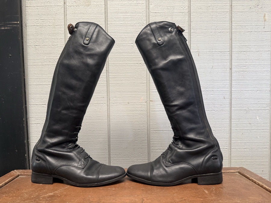 Men’s ARIAT Boots 13 with slim calf