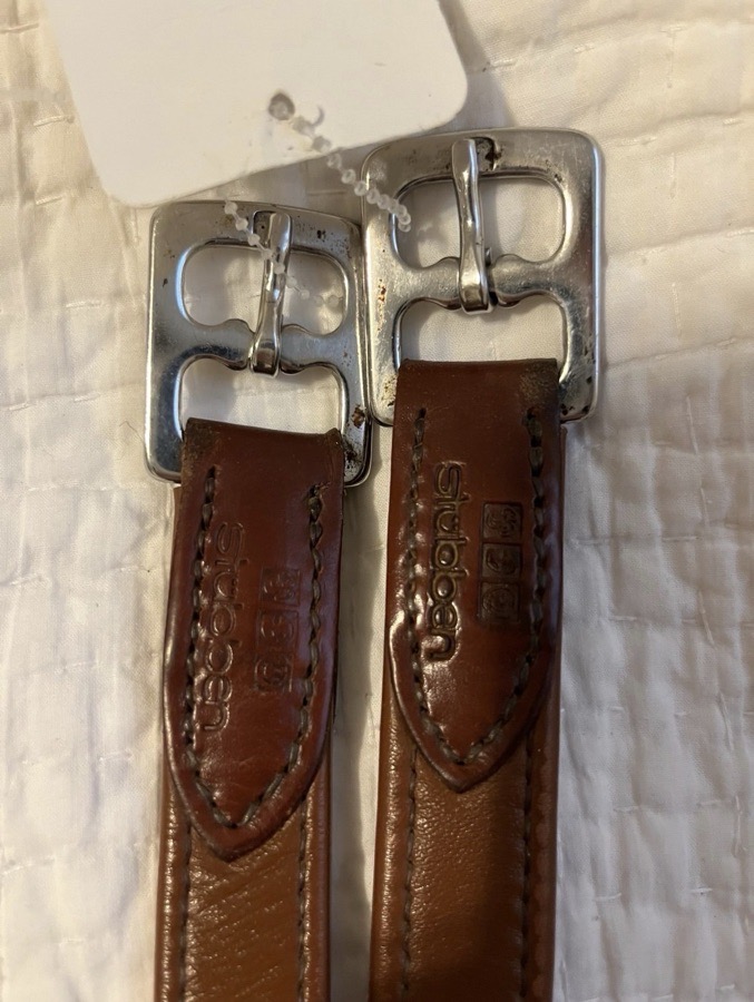 Tobacco stubben stirrup leathers