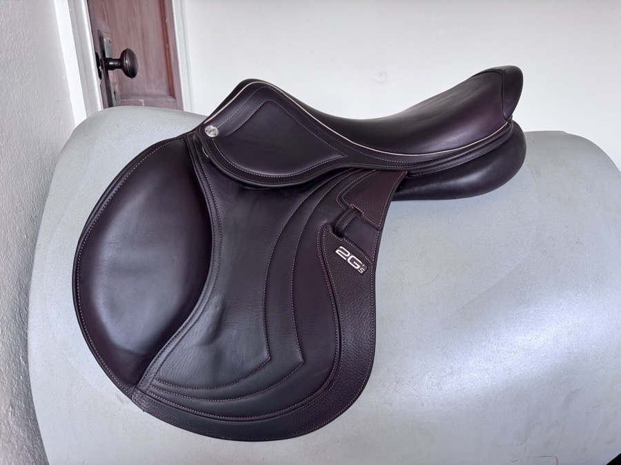 17.5” 2021 CWD SE32 Mademoiselle 2Gs Saddle - 3C - Full Buffalo