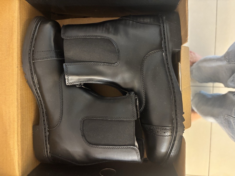 TUFFRIDER Boots 7.5