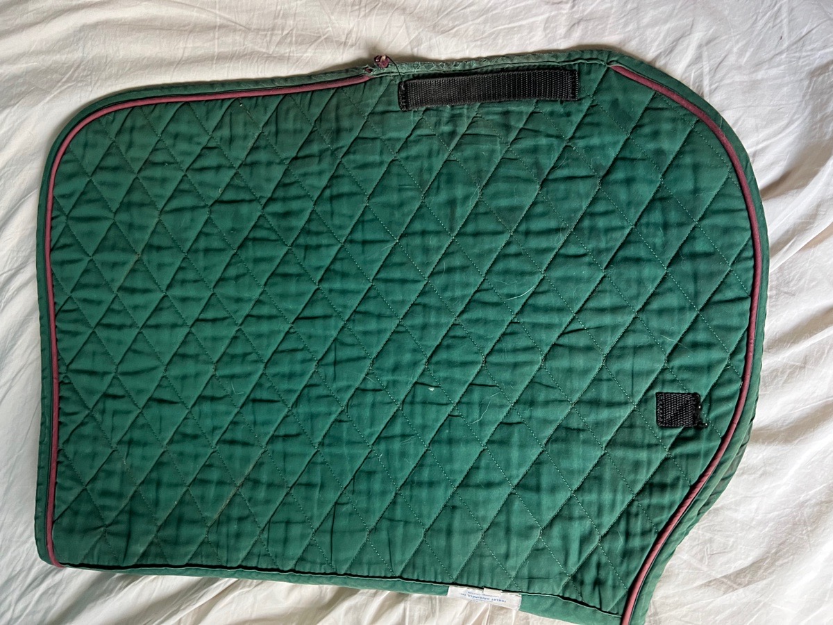 Green saddle pad