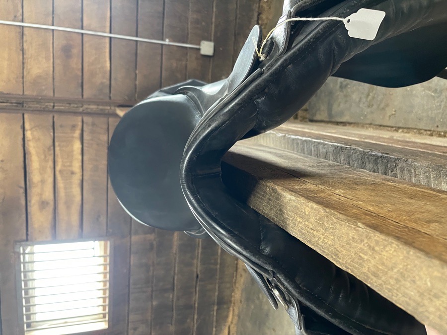 Thornhill Klasse dressage saddle