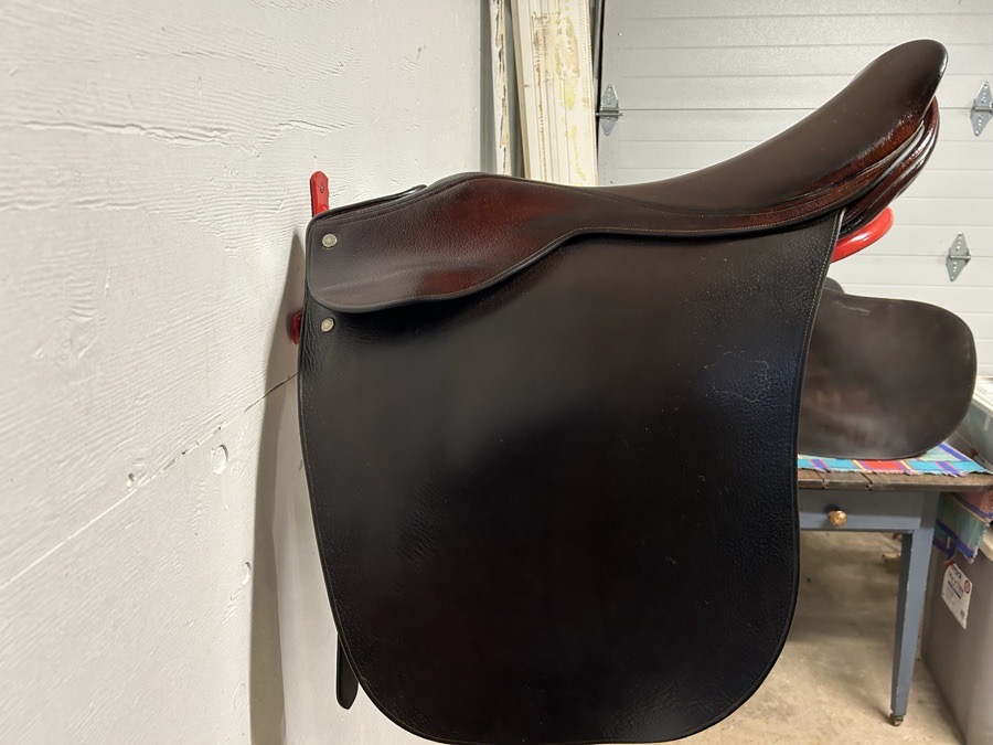 Barnsby English Saddle