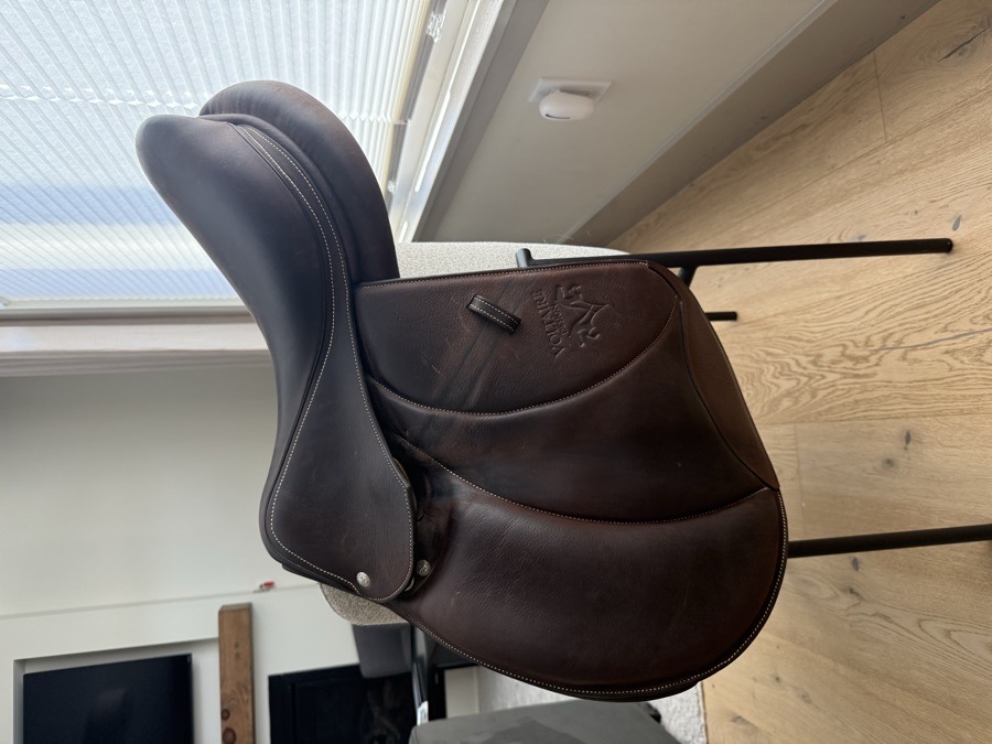 Voltaire Palm Beach Saddle – 17.5” Narrow – Buffalo Leather