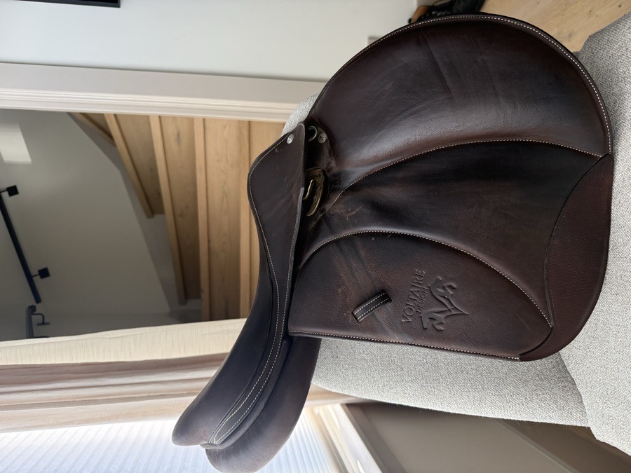 Voltaire Palm Beach Saddle – 17.5” Narrow – Buffalo Leather