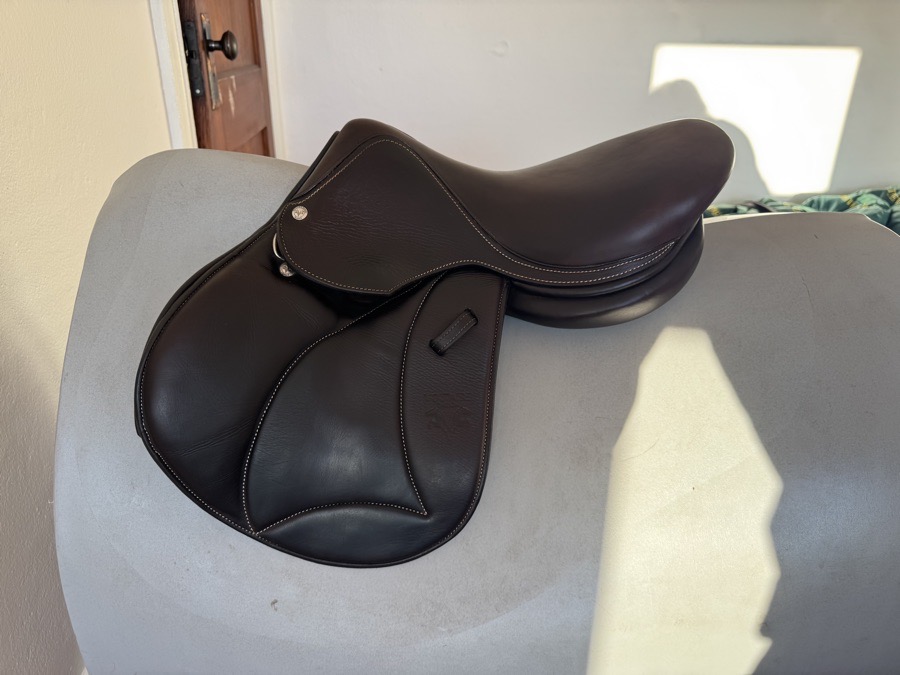 15.5” 2022 Voltaire Welli Child / Pony Saddle - Full Buffalo - MINT!