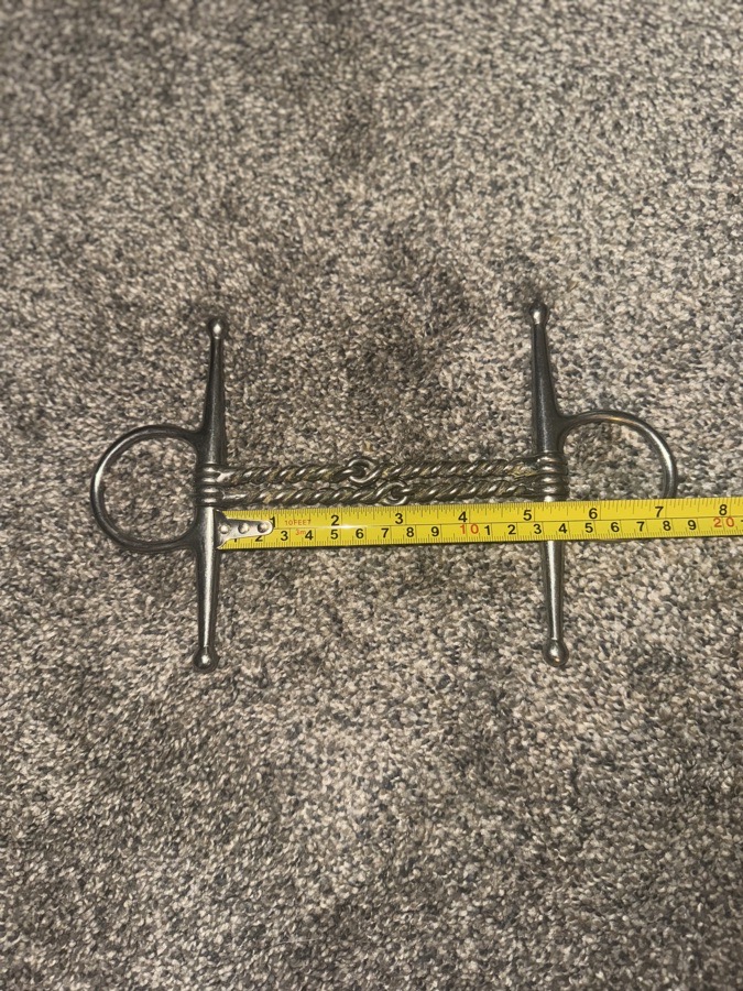 Double wire full cheek