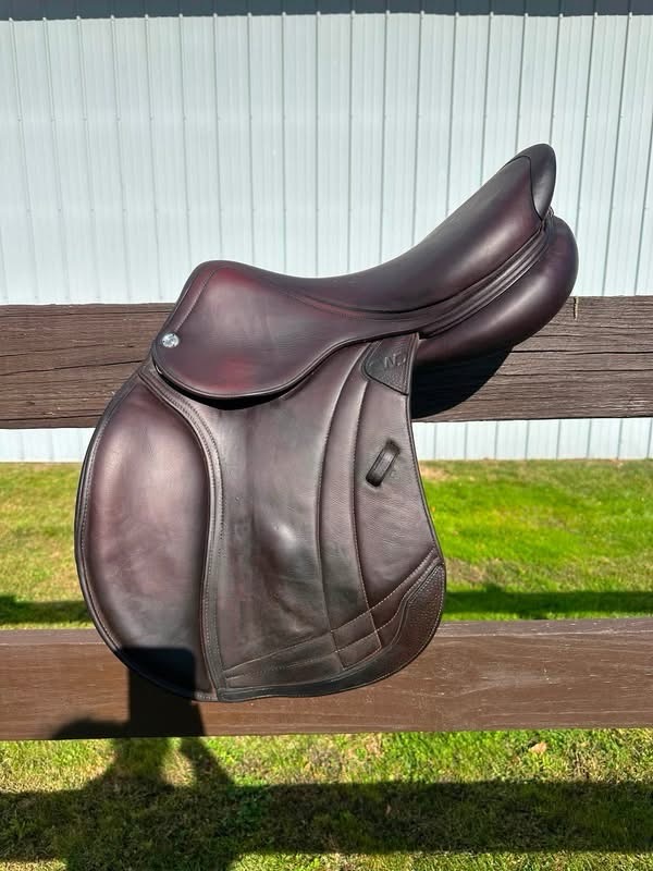 CWD Mademoiselle | 17.5" 22LH | 4.25" Tree Size | 2021