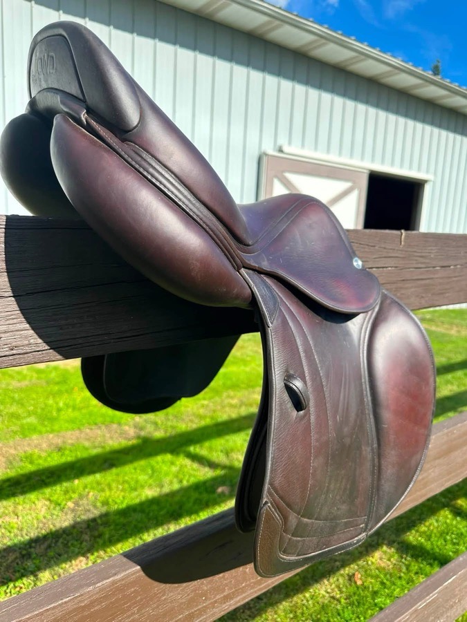 CWD Mademoiselle | 17.5" 22LH | 4.25" Tree Size | 2021